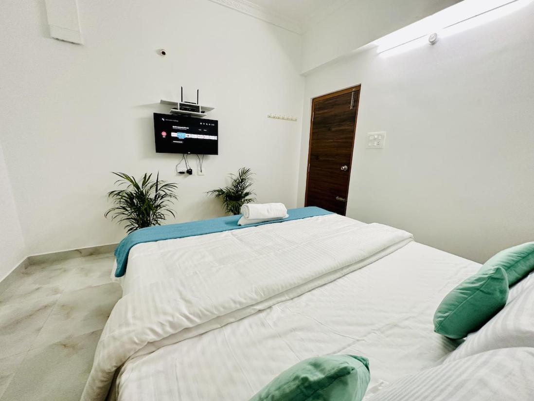 Tirupati Homestay - Shilparamam - Luxury Ac Apartments By Stayflexi - Fast Wifi, Kitchen, Android Tv - Walk To Ps4 Pure Veg Restaurant - Easy Access To Airport, Railway Station And To All Temples Екстер'єр фото